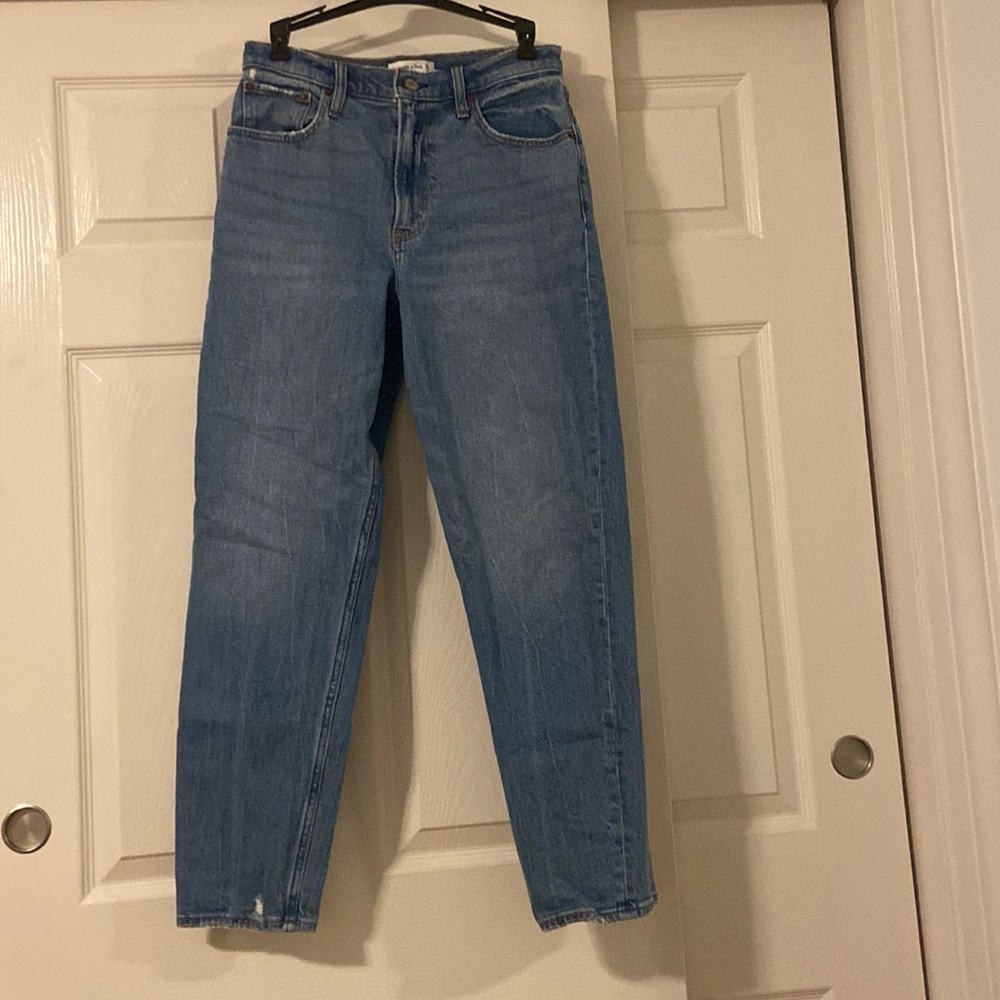 Size 6L Abercrombie & Fitch The Mom High Rise